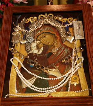 Myrrh-Streaming Icon of St. Anna to visit Detroit's Holy Trinity