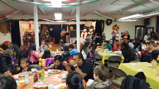 Christ the Savior parish faithful serve Thanksgiving Dinner in Chicagos Little Village